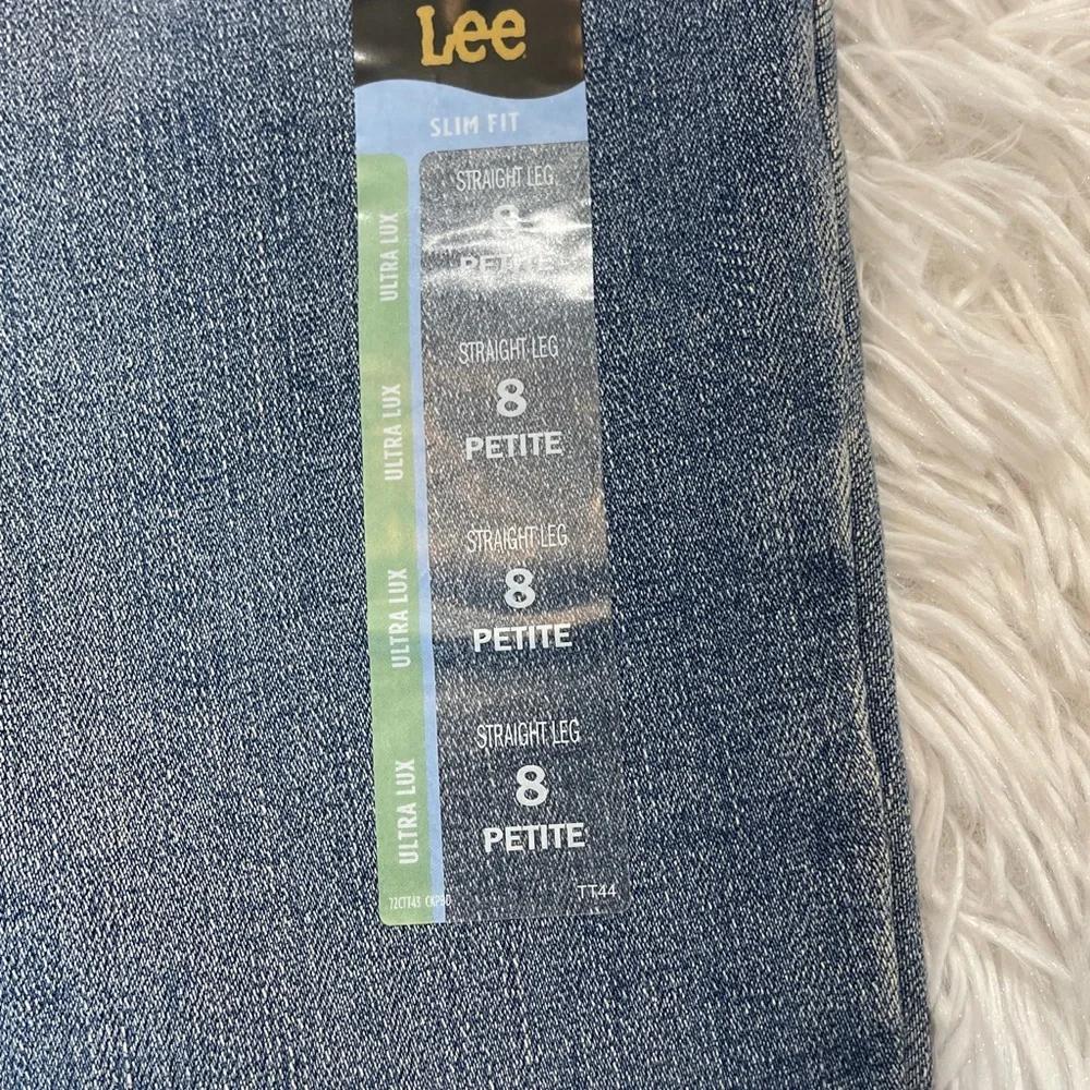 Lee SLIM FIT MID RISE Women's Classic Blue Straight Leg Jeans SIZE 8 PETITE NWT